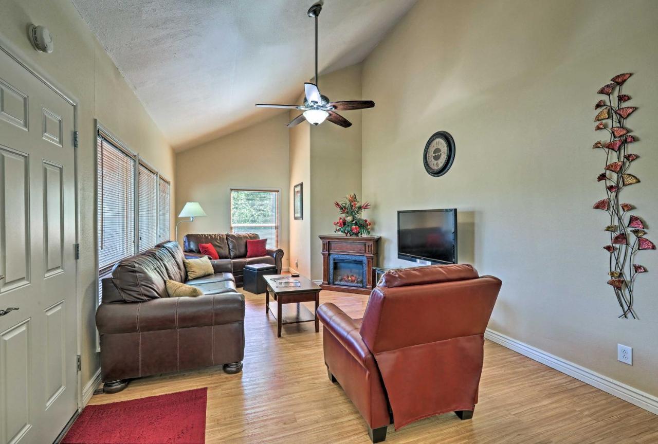 Flagstaff Townhome With Deck Easy Access Downtown! Eksteriør billede