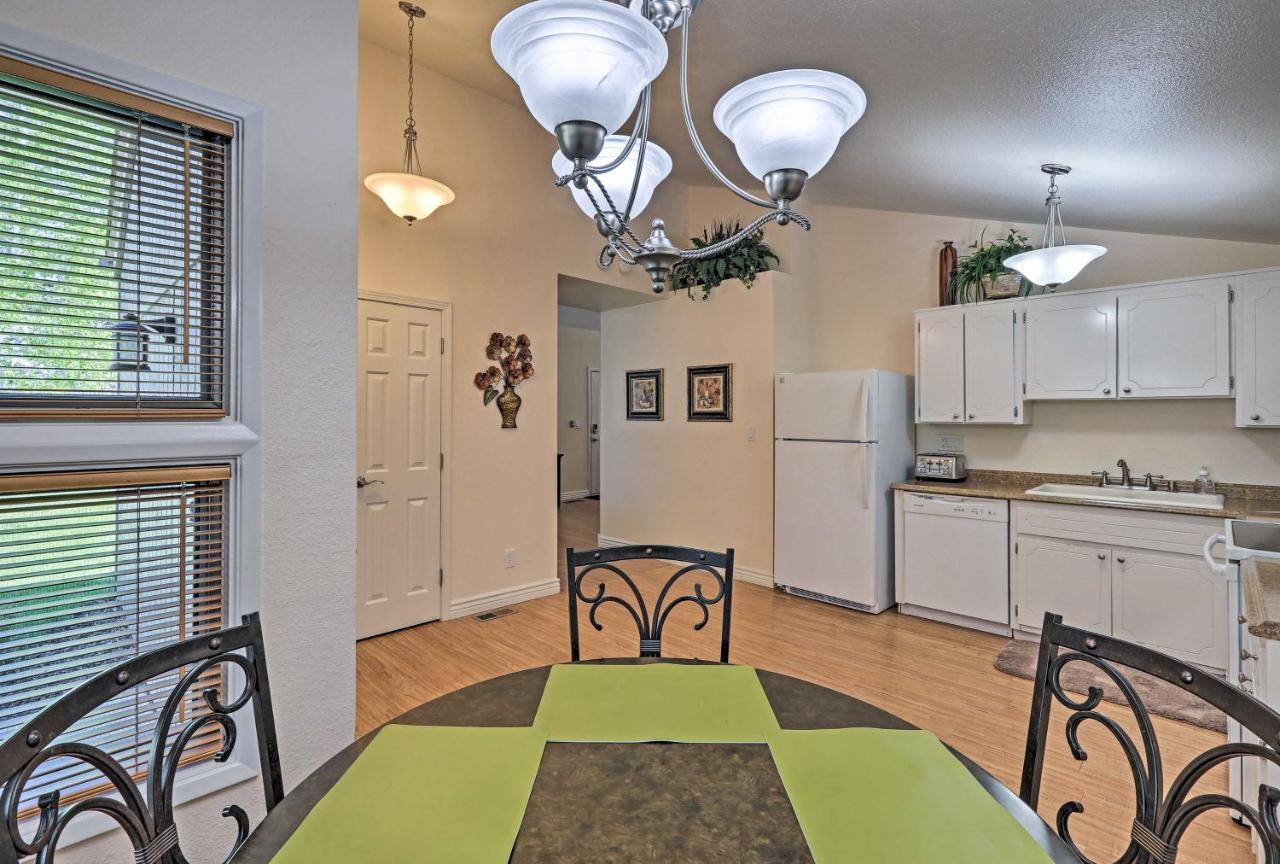 Flagstaff Townhome With Deck Easy Access Downtown! Eksteriør billede